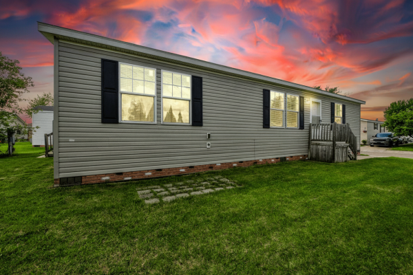 2017  Mobile Home For Sale