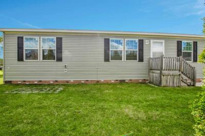 Photo 3 of 24 of home located at 17128 Scarborough Drive Macomb, MI 48044