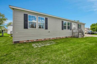Photo 2 of 24 of home located at 17128 Scarborough Drive Macomb, MI 48044