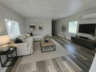 Photo 2 of 4 of home located at 11211 East Bay Rd. Unit 39 Gibsonton, FL 33534