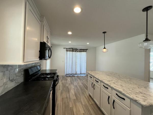 2023 Clayton - Middlebury Center St 5228-MS014 Mobile Home