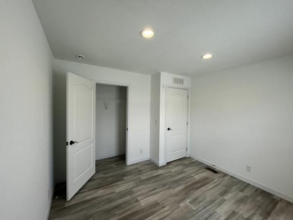 2023 Clayton - Middlebury Center St 5228-MS014 Mobile Home