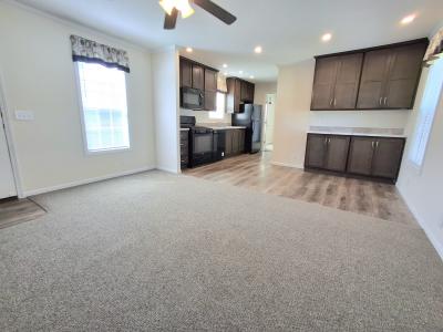 Photo 4 of 5 of home located at 10450 6 Mile Rd 177 Battle Creek, MI 49014