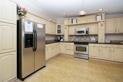 Photo 3 of 9 of home located at 857 Birchwood Drive Lockport, NY 14094