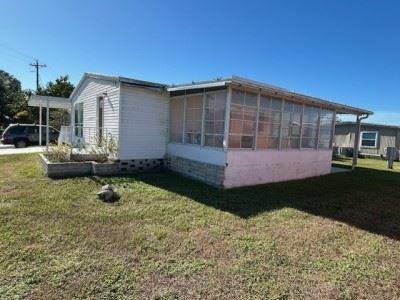 Photo 2 of 13 of home located at 13 Parrot Place North Fort Myers, FL 33917