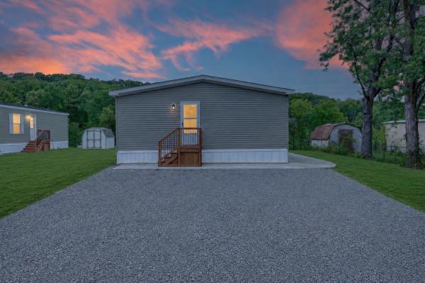 2025 Colony 49 550BP28563A  Home