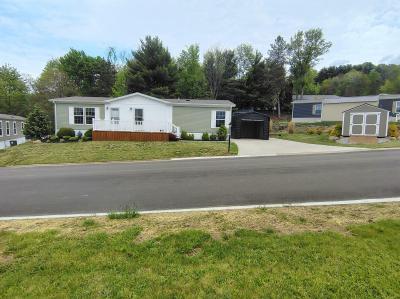 Mobile Home at 2409 Chelsea Drive #32 Canton, OH 44706
