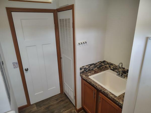 2021 Skyline 32 FX 2218 P  Home