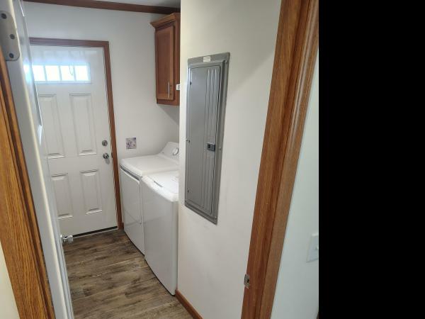 2021 Skyline 32 FX 2218 P  Home