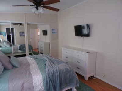 Photo 4 of 15 of home located at 1027 SE Oak Grove Terrace Lot 157 Crystal River, FL 34429