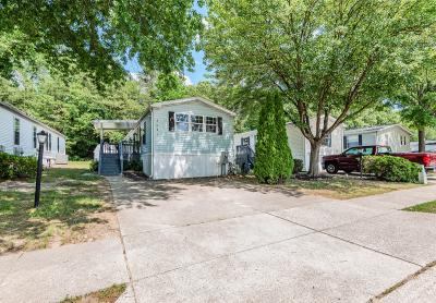 Photo 2 of 23 of home located at 8021 Fair Breeze Dr Severn, MD 21144