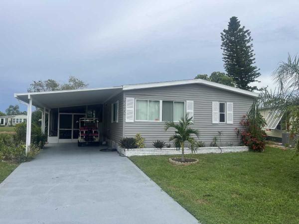 Photo 1 of 2 of home located at 19243 Meadowbrook Ct North Fort Myers, FL 33903