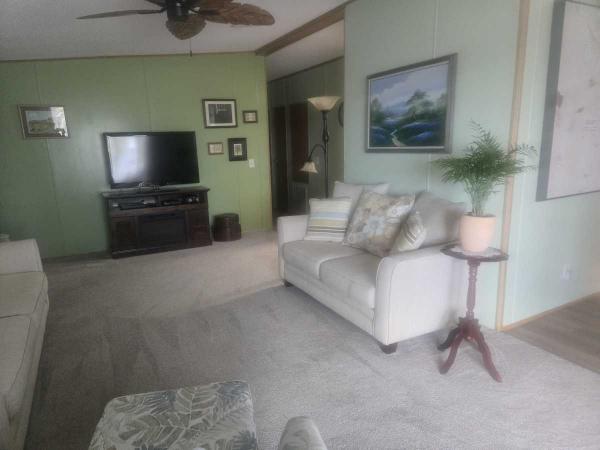 1988 DELO Manufactured Home