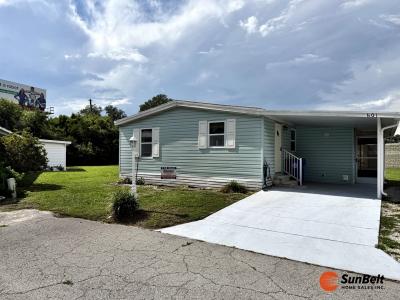 Photo 2 of 24 of home located at 601 Dogwood Circle Wildwood, FL 34785