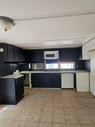 Photo 5 of 6 of home located at 2668 Chateau Drive #117 Norton Shores, MI 49441
