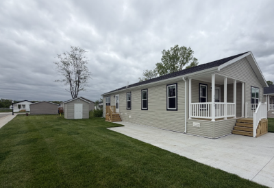 Photo 2 of 15 of home located at 24269 Arrowhead Rd Chelsea, MI 48118