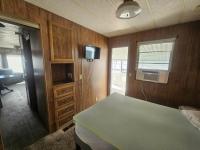 1986 Castle Unknown Mobile Home