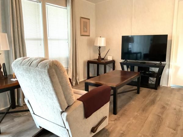 2006 Homes of Merit T14126 Mobile Home