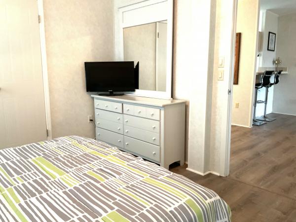2006 Homes of Merit T14126 Mobile Home