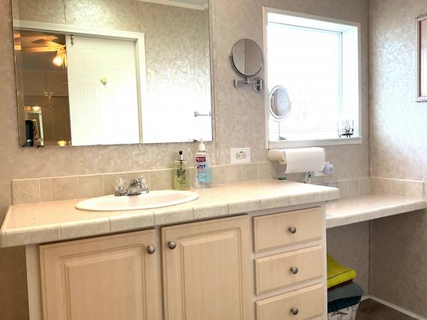 2006 Homes of Merit T14126 Mobile Home