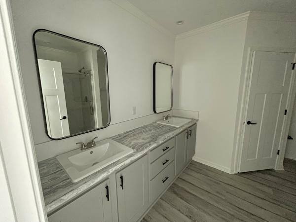 2026 SKYLINE/CHAMPION LE5081A Mobile Home