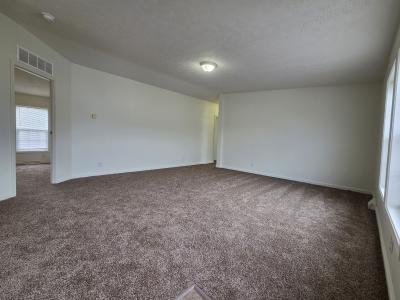 Photo 2 of 14 of home located at 11190 Chestnut Square Miamisburg, OH 45342