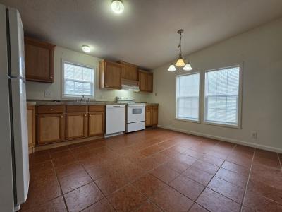 Photo 5 of 14 of home located at 11190 Chestnut Square Miamisburg, OH 45342