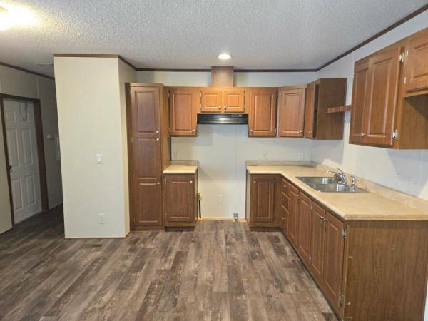 2019 LONESTAR166432F  Home