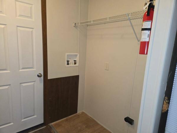 2019 LONESTAR166432F  Home