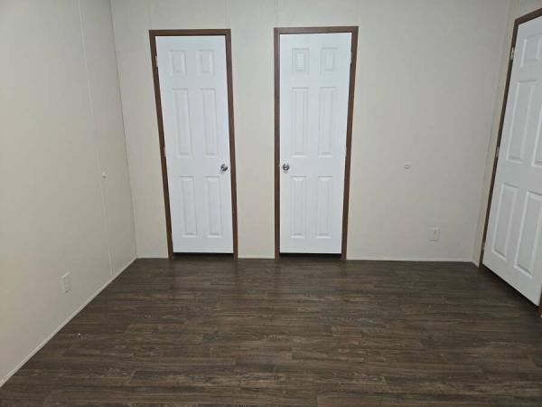 2019 LONESTAR166432F  Home