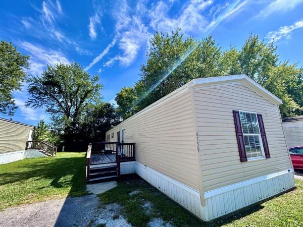 2016 Fleetwood Sandalwood XL Mobile Home