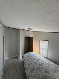 1999 Holly Park Mobile Home