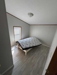 1999 Holly Park Mobile Home