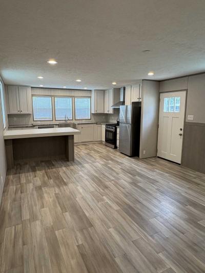 Photo 4 of 26 of home located at 690 Rose Blvd Camden, OH 45311