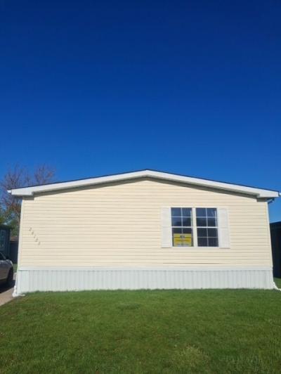 Mobile Home at 26135 S Cherokee Flat Rock, MI 48134