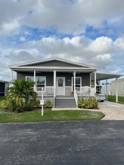 Photo 2 of 26 of home located at 112 Cottonwood Lane Naples, FL 34112
