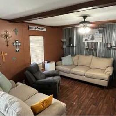 Photo 3 of 8 of home located at 917 County Road 791 Buna, TX 77612
