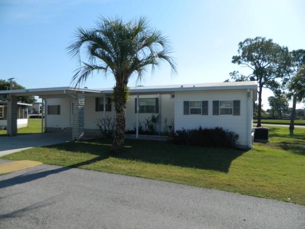 Photo 1 of 2 of home located at 2425 Harden Blvd #150 Lakeland, FL 33803