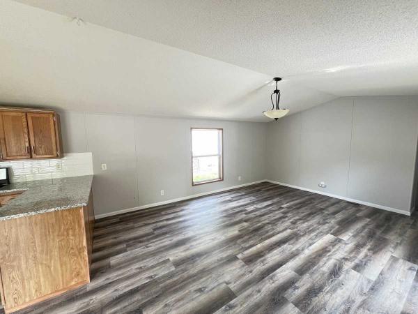 2000 Schult Manufactured Home