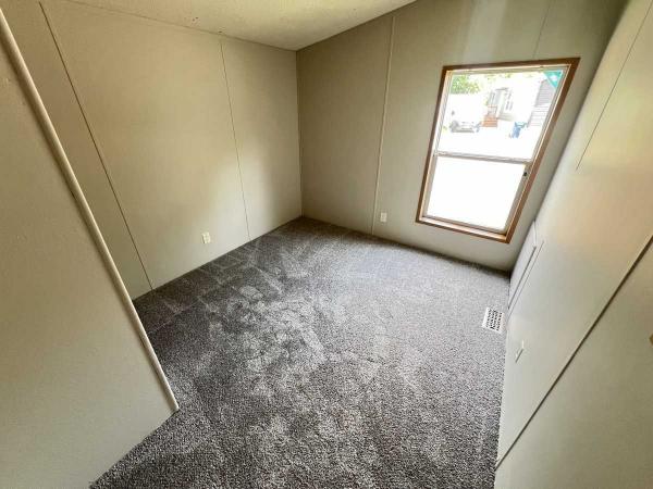 2000 Schult Manufactured Home
