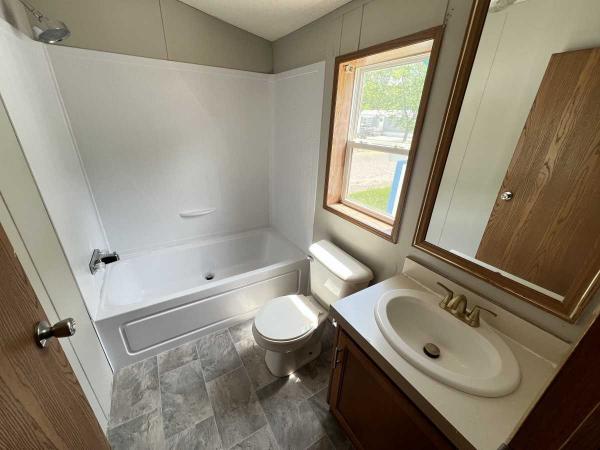 2000 Schult Manufactured Home