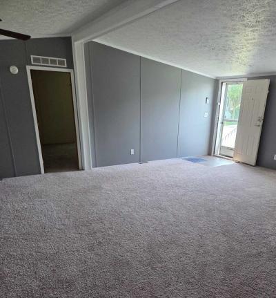 Photo 3 of 6 of home located at 26632 Shiawassee Flat Rock, MI 48134
