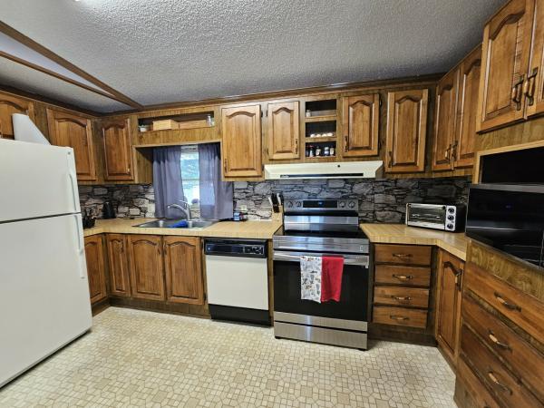 1990 Victorian 14201 Mobile Home