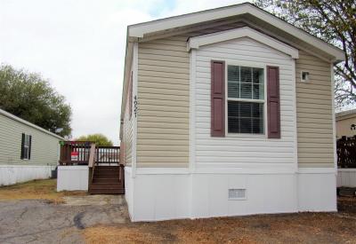 Mobile Home at 4927 Laura Ln #122 Kirby, TX 78219
