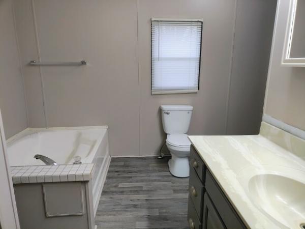 1990 Holly Park NA Mobile Home
