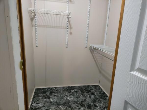1990 Holly Park NA Mobile Home