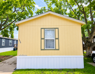 Photo 3 of 30 of home located at 1308 W Plum #140 Lincoln, NE 68522
