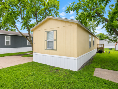 Photo 4 of 30 of home located at 1308 W Plum #140 Lincoln, NE 68522