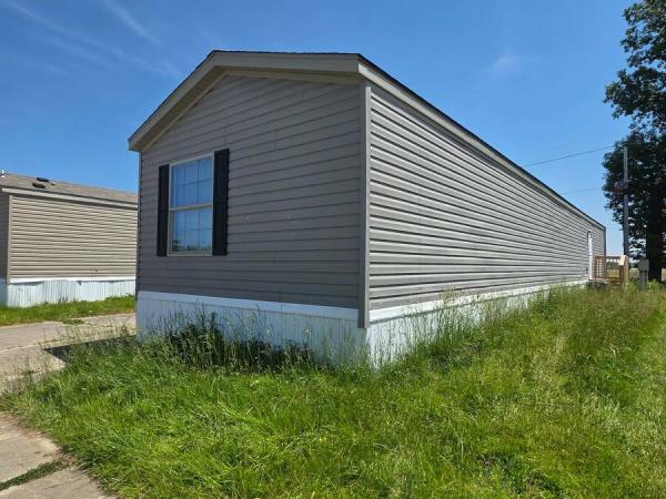 2017 LH168032AF  Home