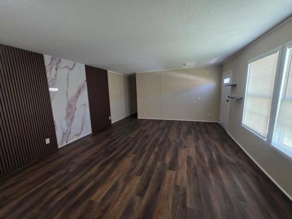 2017 LH168032AF  Home